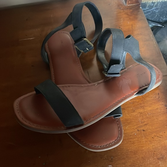 American Eagle Sandals - Picture 3 of 3